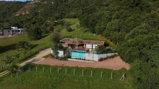 Casa de Condomínio com 2 Quartos para alugar, 195m² no Lomba Grande, Novo Hamburgo