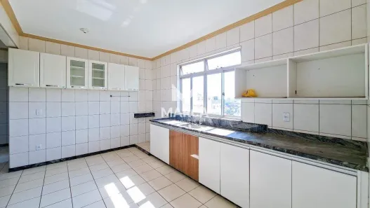 Apartamento com 3 Quartos para alugar, 90m² no Serrano, Belo Horizonte