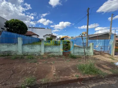 Casa com 2 Quartos para alugar, 90m² no Vila Ipiranga, Londrina