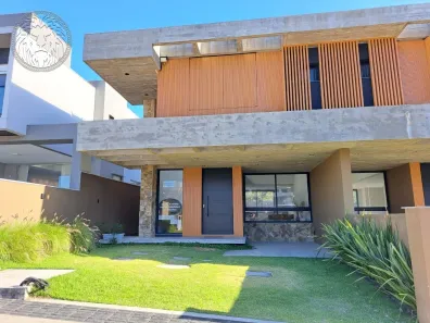 Casa com 3 Quartos à venda, 208m² no Rio Tavares, Florianópolis