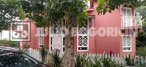 Casa de Condomínio com 4 Quartos à venda, 720m² no Piratininga, Niterói