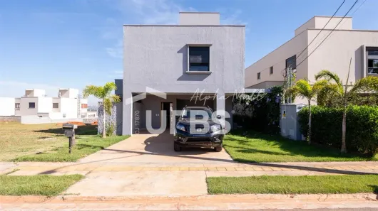 Casa de Condomínio com 3 Quartos à venda, 265m² no Jardins Parma, Senador Canedo