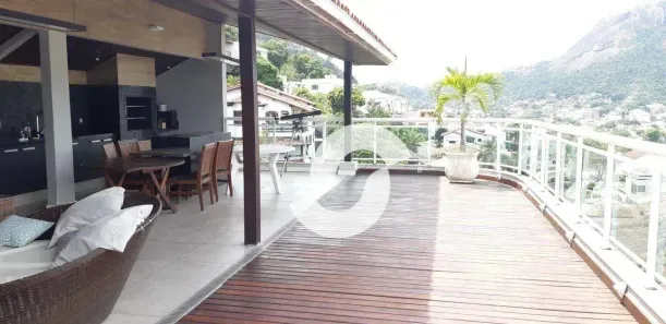 Casa com 4 Quartos à venda, 590m² no São Francisco, Niterói