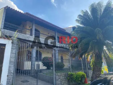 Casa de Condomínio com 4 Quartos à venda, 261m² no Vila Valqueire, Rio de Janeiro
