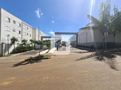 Apartamento com 2 Quartos para alugar, 46m² no Chácaras Tubalina e Quartel, Uberlândia