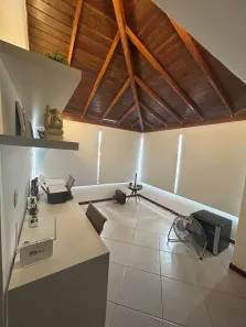 Casa de Condomínio com 5 Quartos para alugar, 394m² no Itacoatiara, Niterói