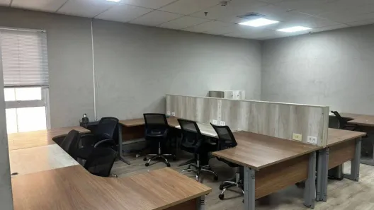Sala Comercial para venda ou aluguel, 85m² no Sítio Tamboré Alphaville, Barueri
