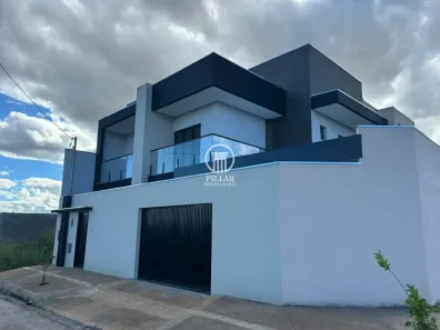 Casa com 4 Quartos à venda, 141m² no Planalto, Montes Claros