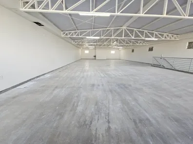 Galpão/Depósito/Armazém para alugar, 370m² no Setor Garavelo, Goiânia
