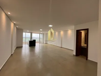 Apartamento com 4 Quartos à venda, 217m² no Residencial Amazonas, Franca