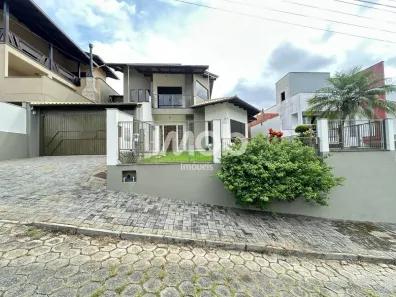 Casa com 3 Quartos à venda, 229m² no Vila Nova, Jaraguá do Sul