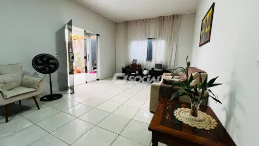 Casa com 3 Quartos à venda, 250m² no Aponiã, Porto Velho