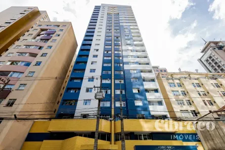 Apartamento com 2 Quartos para alugar, 61m² no Centro, Curitiba