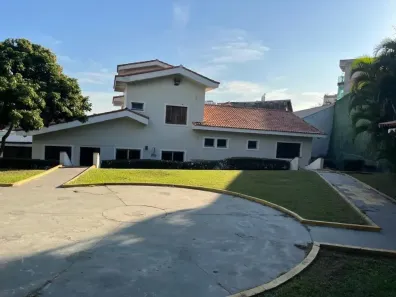 Sobrado com 3 Quartos à venda, 220m² no Parque Assunção, Taboão da Serra