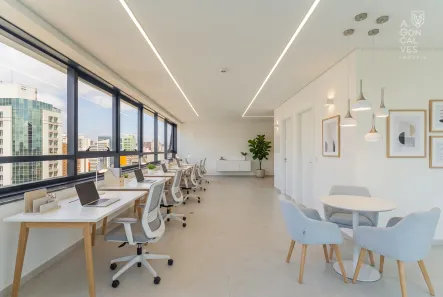 Sala Comercial à venda, 64m² no Centro, Curitiba