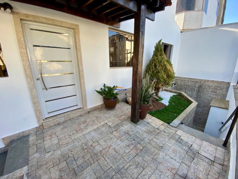 Casa com 5 quartos — Castelo, Belo Horizonte