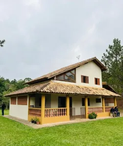 Fazenda/Sítio com 3 Quartos à venda, 200m² no Centro, Mairinque