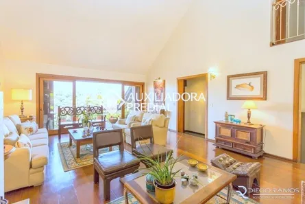 Casa com 3 Quartos à venda, 320m² no Boa Vista, Porto Alegre