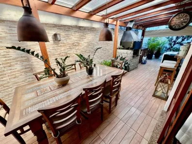 Casa com 3 Quartos à venda, 240m² no Carvoeira, Florianópolis