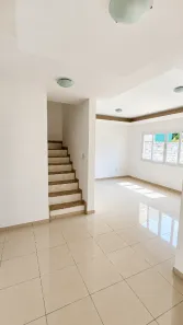 Casa com 3 Quartos para alugar, 210m² no Piratininga, Niterói