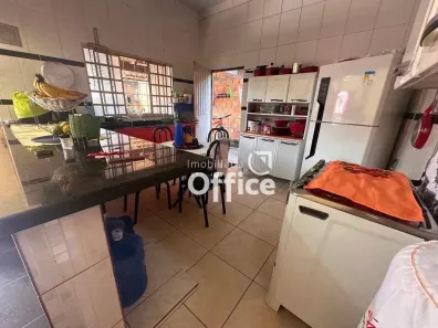 Casa com 5 Quartos à venda, 200m² no Vila Jayara, Anápolis