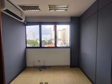 Sala Comercial com 3 Quartos à venda, 47m² no Saúde, São Paulo