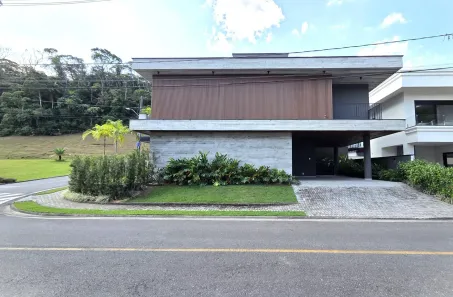 Casa de Condomínio com 3 Quartos à venda, 234m² no Vila Nova, Joinville