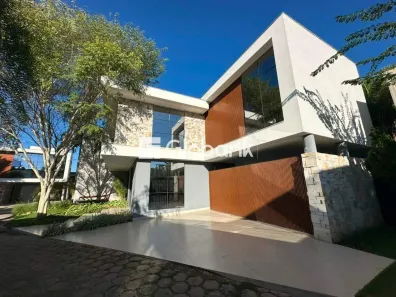 Casa com 4 Quartos para alugar, 430m² no Funcionários, Montes Claros