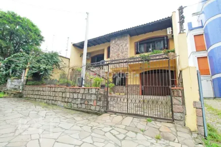 Casa com 3 Quartos à venda, 155m² no Passo da Areia, Porto Alegre