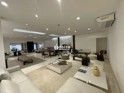 Ponto Comercial para alugar, 400m² no Martins, Uberlândia