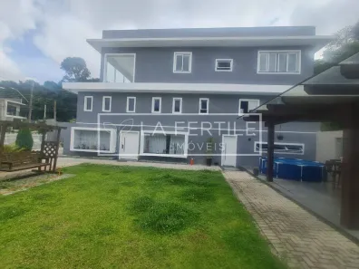 Casa com 3 Quartos para alugar, 300m² no Cascatinha, Curitiba