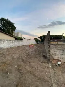 Lote/Terreno à venda, 1750m² no Conjunto Habitacional C.D.H.U., Taubaté