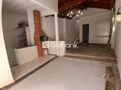 Casa com 3 Quartos à venda, 225m² no Morrinhos, Montes Claros