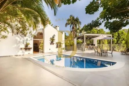 Casa com 4 Quartos à venda, 370m² no Jardim Leonor, São Paulo