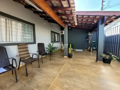 Casa com 3 Quartos à venda, 130m² no Conjunto Habitacional Maria Cecília Serrano de Oliveira, Londrina