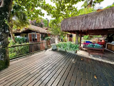 Sobrado com 5 Quartos à venda, 229m² no Armação, Ilhabela
