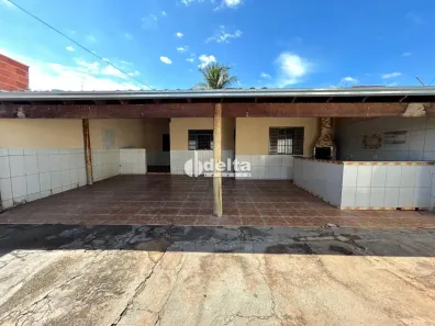 Casa com 2 Quartos para alugar, 150m² no Maria Rezende, Uberlândia