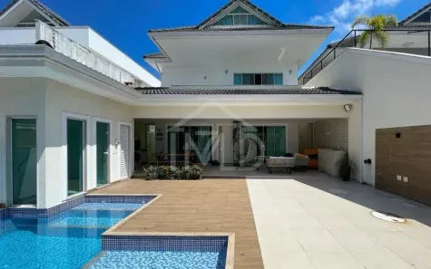 Casa de Condomínio com 4 Quartos para alugar, 350m² no Recreio dos Bandeirantes, Rio de Janeiro