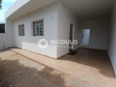 Casa com 3 Quartos para alugar, 100m² no Custódio Pereira, Uberlândia