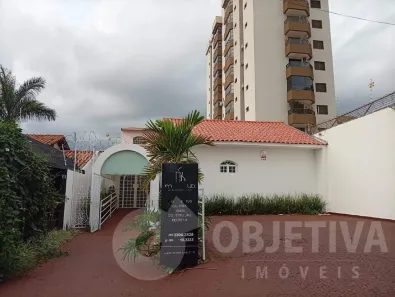 Imóvel Comercial com 8 Quartos para alugar, 390m² no Saraiva, Uberlândia