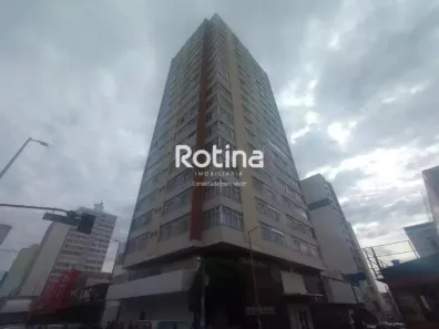 Apartamento com 3 Quartos para alugar, 135m² no Centro, Uberlândia