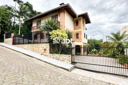 Casa com 4 Quartos à venda, 285m² no Vila Nova, Blumenau