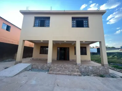 Casa com 4 Quartos para alugar, 237m² no Jardim Canadá, Nova Lima