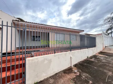 Casa com 3 Quartos para alugar, 110m² no Jardim Itália II, Maringá