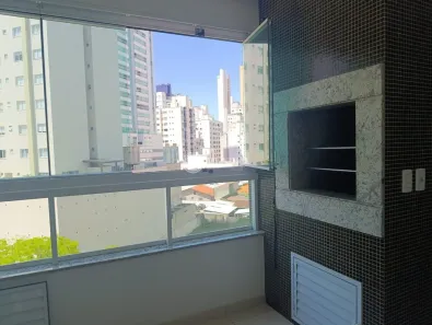 Apartamento com 3 Quartos para alugar, 130m² no Centro, Balneário Camboriú