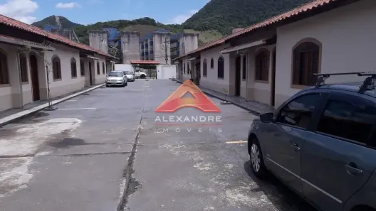 Casa com 2 Quartos à venda, 50m² no Jardim Casa Branca, Caraguatatuba
