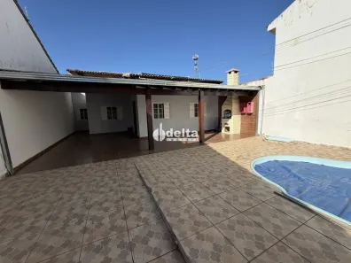 Casa com 3 Quartos para alugar, 180m² no Granada, Uberlândia