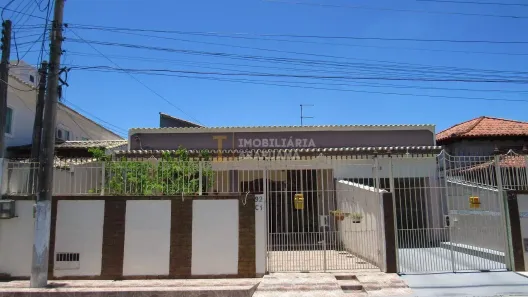Casa com 3 Quartos à venda, 92m² no Centro, Araruama