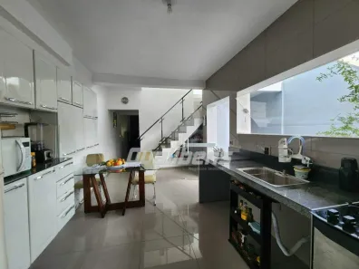 Sobrado com 2 Quartos à venda, 180m² no Jardim Guapituba, Mauá