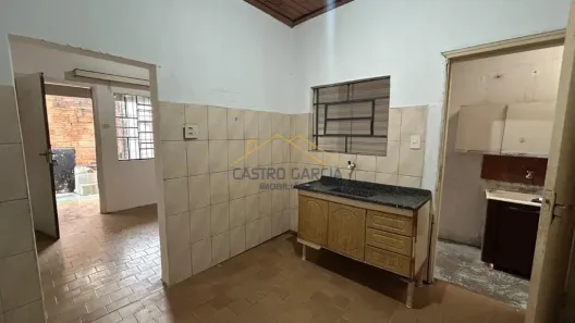 Casa com 2 Quartos para alugar, 55m² no Centro, Americana